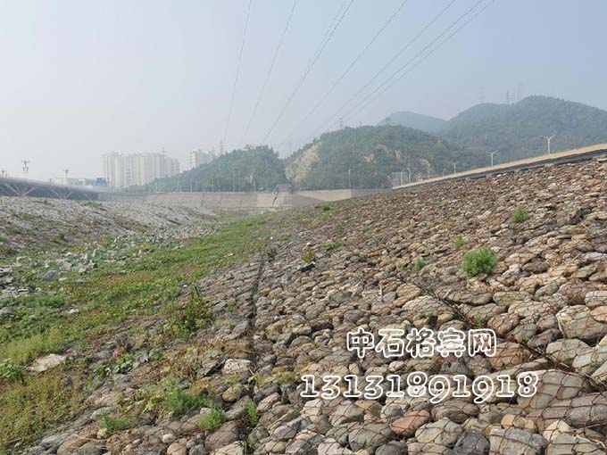 護坡格賓石籠價(jià)格咨詢(xún)電話(huà)13131891918